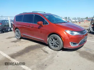 2018 Chrysler Pacifica Touring L Plus z VIN 2C4RC1EG7JR158725, wystawiony jako IAAI lot #41949702 z przebiegiem 113 111 mil mil oraz . Historia ofert i sprzedaży dostępna na DreamBid. Obrazek 1.