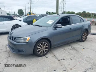 2013 Volkswagen Jetta Sedan SE with VIN 3VWDP7AJ3DM363891, listed as a IAAI auction lot 41995436 with 105,994 mi miles. Bid and sale history available at carsss.com. Image 2.