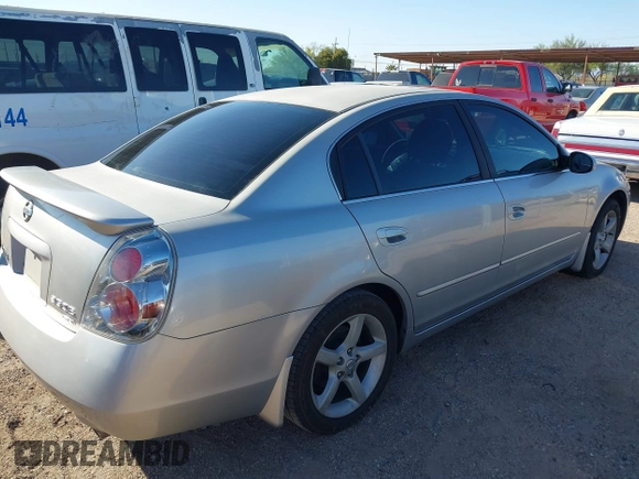 2005 Nissan Altima 3.5 SE with VIN 1N4BL11D15C367864, listed as a IAAI auction lot 41855721 with 175,976 mi miles. Bid and sale history available at carsss.com. Image 4.