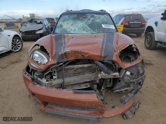 2017 MINI Countryman Cooper with VIN WMZYV5C30H3E01827, listed as a Copart auction lot 76068674 with 61,677 mi miles and Salvage Title. Bid and sale history available at carsss.com. Image 5.