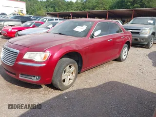 2012 Chrysler 300 Limited z VIN 2C3CCACG0CH283555, wystawiony jako IAAI lot #42410914 z przebiegiem 176 035 mil mil oraz . Historia ofert i sprzedaży dostępna na DreamBid. Obrazek 2.