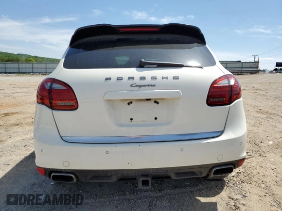 2011 Porsche Cayenne с VIN WP1AA2A27BLA08223, выставлен на аукционе Copart как лот 54278085 с пробегом 270 547 миль миль и На запчасти • Non repairable. История ставок и продаж доступна на DreamBid. Изображение 6.