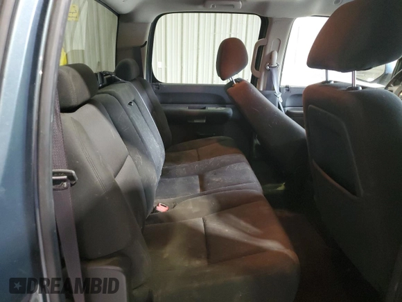 2011 Chevrolet Silverado 1500 LT with VIN 3GCPKSE30BG219546, listed as a Copart auction lot 55866205 with 212,739 mi miles and Clean Title. Bid and sale history available at DreamBid. Image 10.
