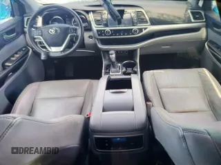 2017 Toyota Highlander XLE with VIN 5TDKZRFH9HS517726, listed as a Copart auction lot 62833065 with 22,762 mi miles and Salvage title. Bid and sale history available at DreamBid. Image 8.
