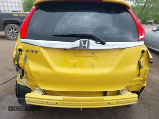 2019 Honda Fit EX z VIN 3HGGK5H86KM723689, wystawiony jako IAAI lot #42148660 z przebiegiem 100 533 mil mil oraz . Historia ofert i sprzedaży dostępna na DreamBid. Obrazek 17.