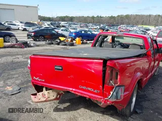 2001 Chevrolet S-10 LS with VIN 1GCCS19W818196034, listed as a IAAI auction lot 41571114 with 222,440 mi miles and . Bid and sale history available at DreamBid. Image 4.