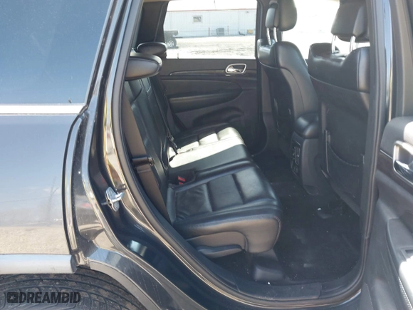 2011 Jeep Grand Cherokee Laredo with VIN 1J4RR4GT0BC543283, listed as a IAAI auction lot 41890109 with 123,325 mi miles. Bid and sale history available at carsss.com. Image 8.