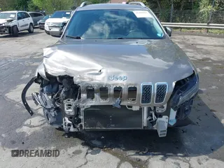 2019 Jeep Cherokee Latitude Plus with VIN 1C4PJLLB5KD184163, listed as a IAAI auction lot 41905051 with 247,574 mi miles. Bid and sale history available at carsss.com. Image 6.