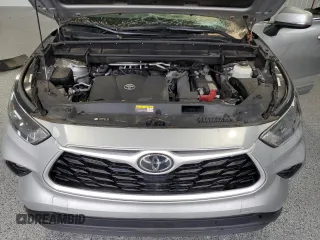 2022 Toyota Highlander XLE with VIN 5TDGZRBH4NS560801, listed as a Copart auction lot 63817915 with 64,557 mi miles and Salvage title. Bid and sale history available at DreamBid. Image 12.