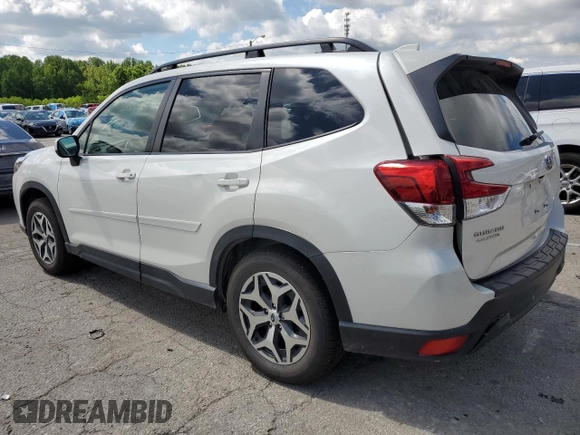 2022 Subaru Forester Premium z VIN JF2SKADC3NH405339, wystawiony jako Copart lot #55723705 z przebiegiem 12 990 mil mil oraz Szkoda całkowita • Salvage title. Historia ofert i sprzedaży dostępna na DreamBid. Obrazek 2.