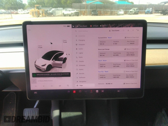 2022 Tesla Model Y Long Range z VIN 7SAYGDEE3NF385933, wystawiony jako IAAI lot #42059675 z przebiegiem 88 488 mil mil oraz . Historia ofert i sprzedaży dostępna na DreamBid. Obrazek 17.