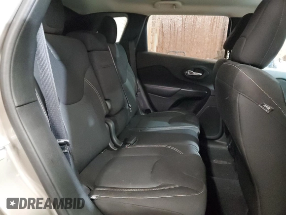 2016 Jeep Cherokee Latitude z VIN 1C4PJMCB4GW270663, wystawiony jako Copart lot #62411505 z przebiegiem 109 787 mil mil oraz Szkoda całkowita • Salvage title. Historia ofert i sprzedaży dostępna na DreamBid. Obrazek 11.