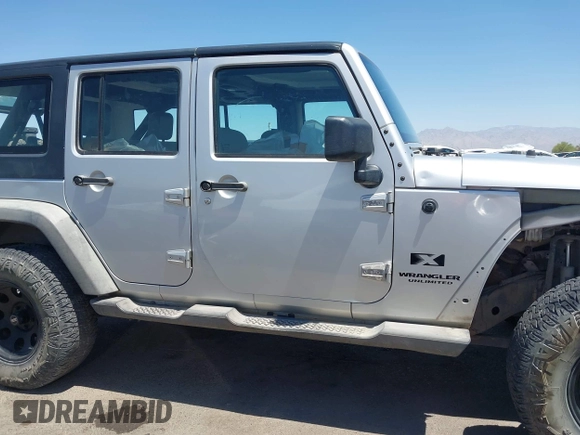 2008 Jeep Wrangler Unlimited X с VIN 1J4GA39198L547328, выставлен на аукционе IAAI как лот 42288915 с пробегом 175 015 миль миль и . История ставок и продаж доступна на DreamBid. Изображение 14.
