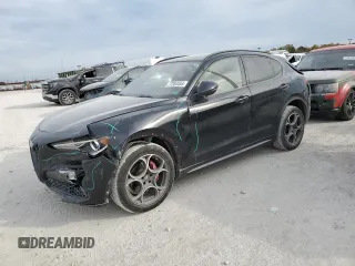 2022 Alfa Romeo Stelvio Sprint z VIN ZASPAKAN8N7D24823, wystawiony jako Copart lot #77384454 z przebiegiem 45 377 mil mil oraz Szkody całkowita. Historia ofert i sprzedaży dostępna na DreamBid. Obrazek 1.
