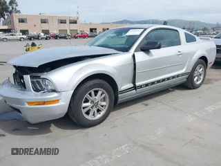 2005 Ford Mustang Deluxe with VIN 1ZVFT80N855189337, listed as a IAAI auction lot 41836962 with 185,248 mi miles. Bid and sale history available at carsss.com. Image 18.