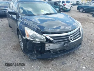 2013 Nissan Altima 2.5 S with VIN 1N4AL3AP4DC913024, listed as a IAAI auction lot 42045465 with 172,990 mi miles and . Bid and sale history available at carsss.com. Image 6.