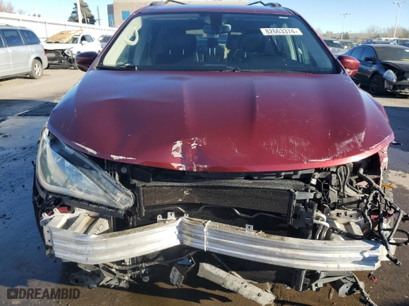 2017 Chrysler Pacifica Touring-L with VIN 2C4RC1BG9HR702303, listed as a Copart auction lot 82663374 with 182,648 mi miles and Salvage Title. Bid and sale history available at carsss.com. Image 5.