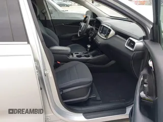 2019 Kia Sorento L with VIN 5XYPG4A30KG578171, listed as a IAAI auction lot 41875653 with 113,762 mi miles. Bid and sale history available at carsss.com. Image 5.