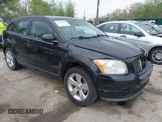 2010 Dodge Caliber SXT z VIN 1B3CB4HA2AD662041, wystawiony jako IAAI lot #42031956 z przebiegiem 172 291 mil mil oraz . Historia ofert i sprzedaży dostępna na DreamBid. Obrazek 1.