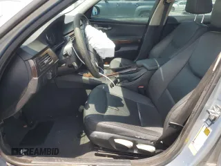 2007 BMW 3 Series 328i z VIN WBAVA33597PG52774, wystawiony jako Copart lot #60345555 z przebiegiem 189 361 mil mil oraz Szkoda całkowita • Salvage title. Historia ofert i sprzedaży dostępna na DreamBid. Obrazek 7.