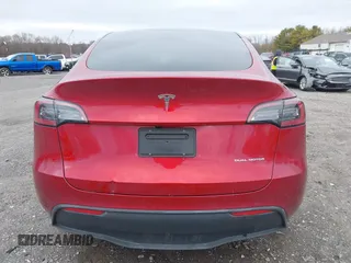 2024 Tesla Model Y Long Range with VIN 7SAYGDEE8RA232709, listed as a IAAI auction lot 41724484 with 5,376 mi miles and . Bid and sale history available at DreamBid. Image 16.