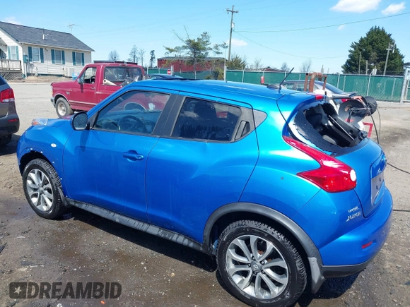 2011 Nissan Juke SL with VIN JN8AF5MV6BT017333, listed as a IAAI auction lot 41888660 with 82,059 mi miles. Bid and sale history available at carsss.com. Image 3.