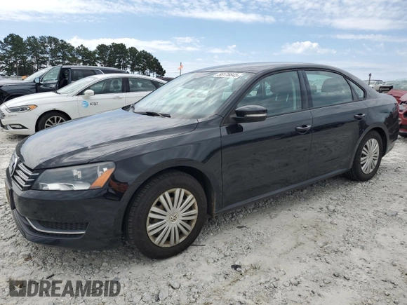 2014 Volkswagen Passat S z VIN 1VWAT7A30EC102382, wystawiony jako Copart lot #58178845 z przebiegiem 158 498 mil mil oraz Czysty tytuł • Clean title. Historia ofert i sprzedaży dostępna na DreamBid. Obrazek 1.