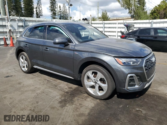 2023 Audi Q5 S line Premium Plus with VIN WA1EAAFYXP2052721, listed as a Copart auction lot 43668645 with 10,086 mi miles and Non Repairable. Bid and sale history available at carsss.com. Image 4.