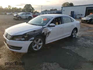 2013 Volkswagen Passat SE w/Sunroof & Nav with VIN 1VWBP7A33DC092356, listed as a Copart auction lot 82419104 with 0 mi miles and Salvage Title. Bid and sale history available at carsss.com. Image 1.