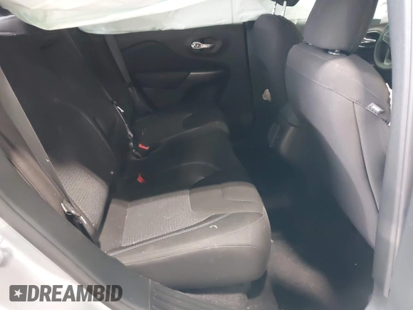 2019 Jeep Cherokee Latitude with VIN 1C4PJMCB7KD118915, listed as a IAAI auction lot 41903336 with 105,425 mi miles. Bid and sale history available at carsss.com. Image 8.