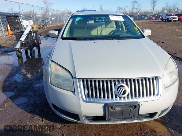 2008 Mercury Milan z VIN 3MEHM07Z58R638718, wystawiony jako IAAI lot #41536905 z przebiegiem 70 729 mil mil oraz . Historia ofert i sprzedaży dostępna na DreamBid. Obrazek 12.