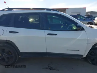 2017 Jeep Cherokee Altitude с VIN 1C4PJLAB0HW507745, выставлен на аукционе IAAI как лот 41360572 с пробегом 102 620 миль миль и . История ставок и продаж доступна на DreamBid. Изображение 13.
