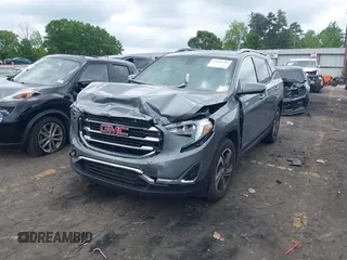 2020 GMC Terrain SLT z VIN 3GKALPEV1LL248133, wystawiony jako IAAI lot #42139745 z przebiegiem 119 301 mil mil oraz . Historia ofert i sprzedaży dostępna na DreamBid. Obrazek 2.