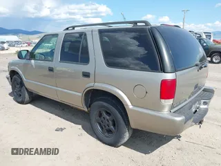 2000 Chevrolet Blazer LT with VIN 1GNDT13W2Y2196092, listed as a IAAI auction lot 42422295 with 153,780 mi miles and . Bid and sale history available at DreamBid. Image 3.