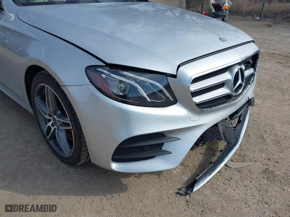 2018 Mercedes-Benz E-Class E 300 with VIN WDDZF4KB2JA454750, listed as a IAAI auction lot 41775210 with 83,121 mi miles. Bid and sale history available at carsss.com. Image 17.