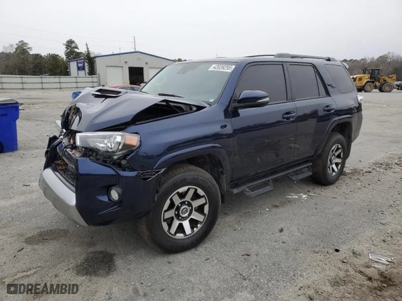 2020 Toyota 4Runner SR5 with VIN JTEBU5JR9L5833287, listed as a Copart auction lot 42039295 with 0 mi miles and Salvage Title. Bid and sale history available at carsss.com. Image 1.