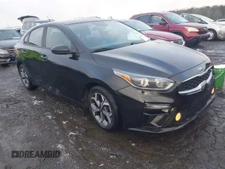 2020 Kia Forte LXS z VIN 3KPF24AD9LE150116, wystawiony jako IAAI lot #41548575 z przebiegiem 113 172 mil mil oraz . Historia ofert i sprzedaży dostępna na DreamBid. Obrazek 1.