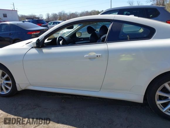 2011 Infiniti G37 Coupe x with VIN JN1CV6EL1BM262225, listed as a IAAI auction lot 41889322 with 105,782 mi miles. Bid and sale history available at carsss.com. Image 15.