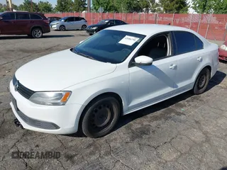 2014 Volkswagen Jetta SE с VIN 3VWD17AJ8EM284395, выставлен на аукционе IAAI как лот 42686750 с пробегом 183 600 миль миль и . История ставок и продаж доступна на DreamBid. Изображение 2.