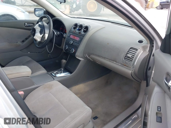 2012 Nissan Altima S z VIN 1N4AL2AP5CC189238, wystawiony jako IAAI lot #41686213 z przebiegiem 101 970 mil mil oraz . Historia ofert i sprzedaży dostępna na DreamBid. Obrazek 5.