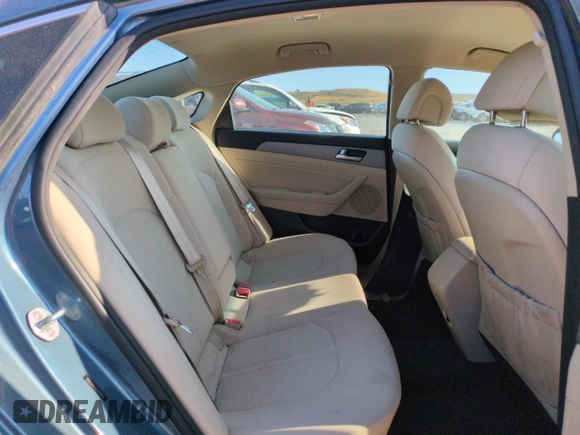 2015 Hyundai Sonata SE z VIN 5NPE24AFXFH219263, wystawiony jako Copart lot #59393765 z przebiegiem 67 556 mil mil oraz Szkoda całkowita • Salvage title. Historia ofert i sprzedaży dostępna na DreamBid. Obrazek 10.