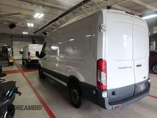 2017 Ford Transit z VIN 1FTYR2CM7HKA34715, wystawiony jako IAAI lot #42830885 z przebiegiem 300 799 mil mil oraz . Historia ofert i sprzedaży dostępna na DreamBid. Obrazek 28.