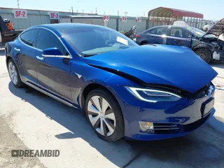 2020 Tesla Model S Long Range with VIN 5YJSA1E25LF401362, listed as a IAAI auction lot 41771363 with 28,015 mi miles. Bid and sale history available at carsss.com. Image 1.