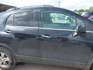 2020 Chevrolet Trax LT z VIN 3GNCJLSB1LL293934, wystawiony jako IAAI lot #42041044 z przebiegiem 142 394 mil mil oraz . Historia ofert i sprzedaży dostępna na DreamBid. Obrazek 14.
