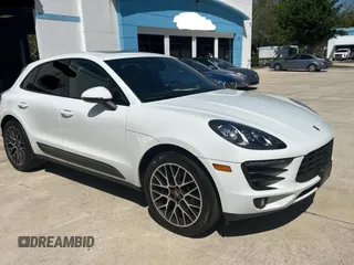 2018 Porsche Macan with VIN WP1AA2A52JLB15043, listed as a Copart auction lot 50254755 with 58,863 mi miles and Clean Title. Bid and sale history available at carsss.com. Image 1.