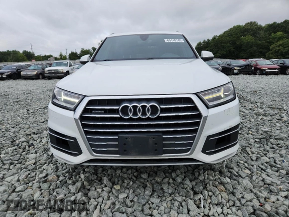 2017 Audi Q7 Premium Plus with VIN WA1LAAF79HD007810, listed as a Copart auction lot 65116745 with 193,643 mi miles and Clean title. Bid and sale history available at DreamBid. Image 5.