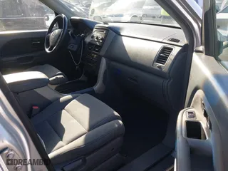 2008 Honda Pilot SE with VIN 5FNYF28318B006625, listed as a IAAI auction lot 41959923 with 140,258 mi miles. Bid and sale history available at carsss.com. Image 5.