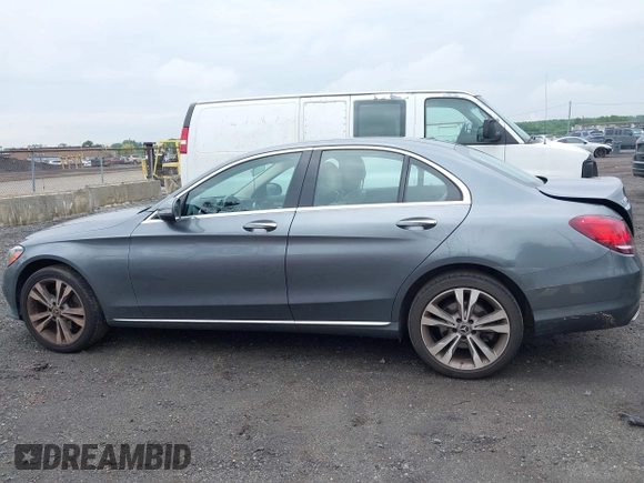 2019 Mercedes-Benz C 300 z VIN 55SWF8EB5KU300556, wystawiony jako IAAI lot #42367723 z przebiegiem 68 335 mil mil oraz . Historia ofert i sprzedaży dostępna na DreamBid. Obrazek 14.