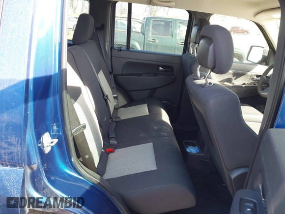 2010 Jeep Liberty Sport with VIN 1J4PN2GK4AW168462, listed as a IAAI auction lot 41759090 with 159,927 mi miles. Bid and sale history available at carsss.com. Image 8.