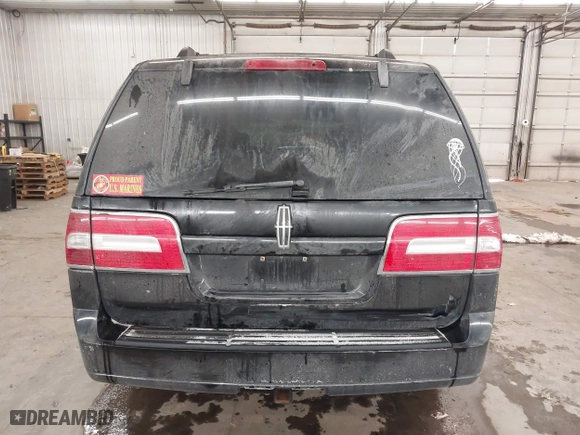 2007 Lincoln Navigator with VIN 5LMFU28537LJ02193, listed as a IAAI auction lot 41323416 with 259,747 mi miles. Bid and sale history available at carsss.com. Image 17.